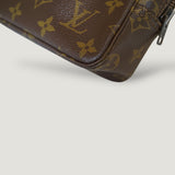 LOUIS VUITTON TROUSSE 23