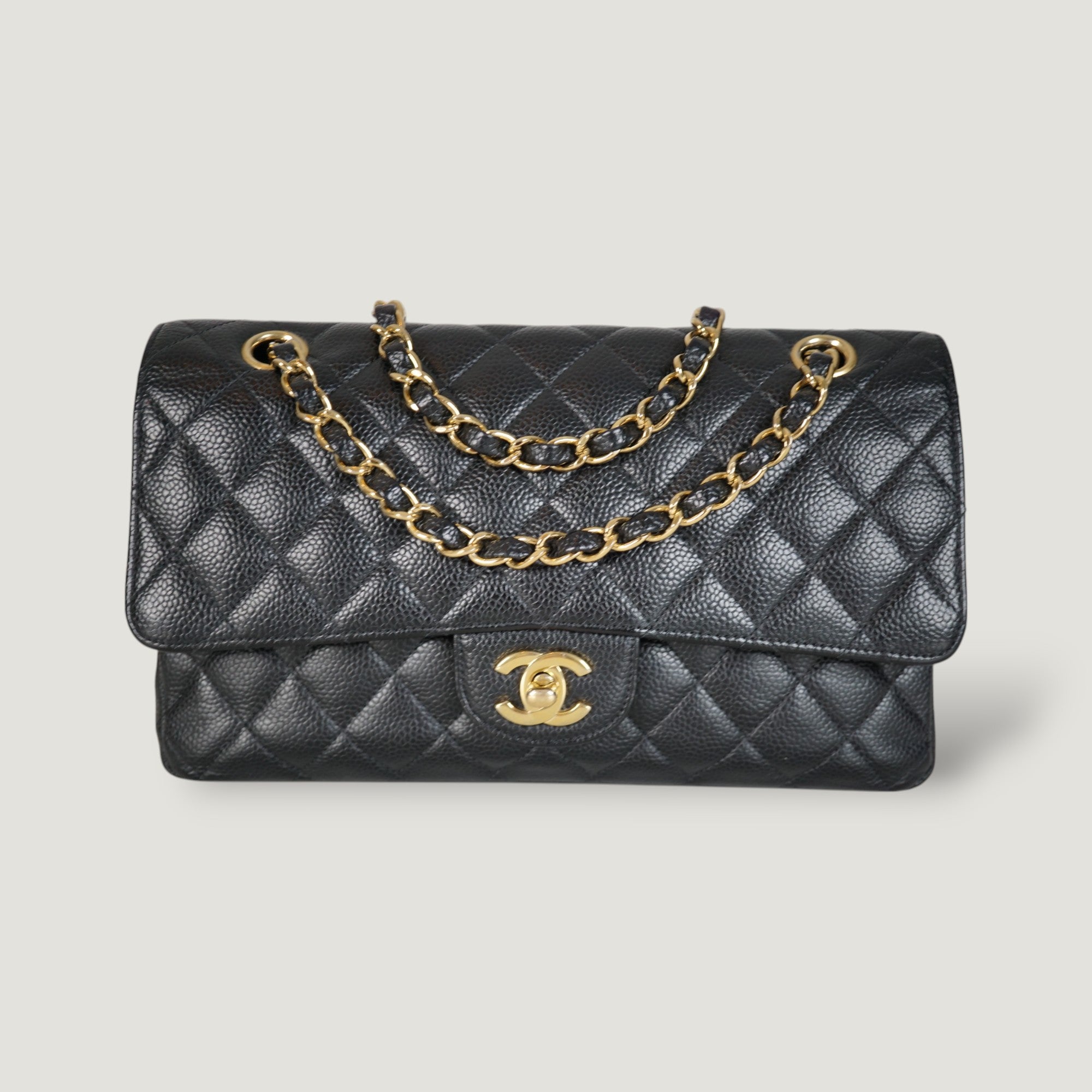 CHANEL CLASSIC MEDIUM BAG – la boutique PARIS - Main Image