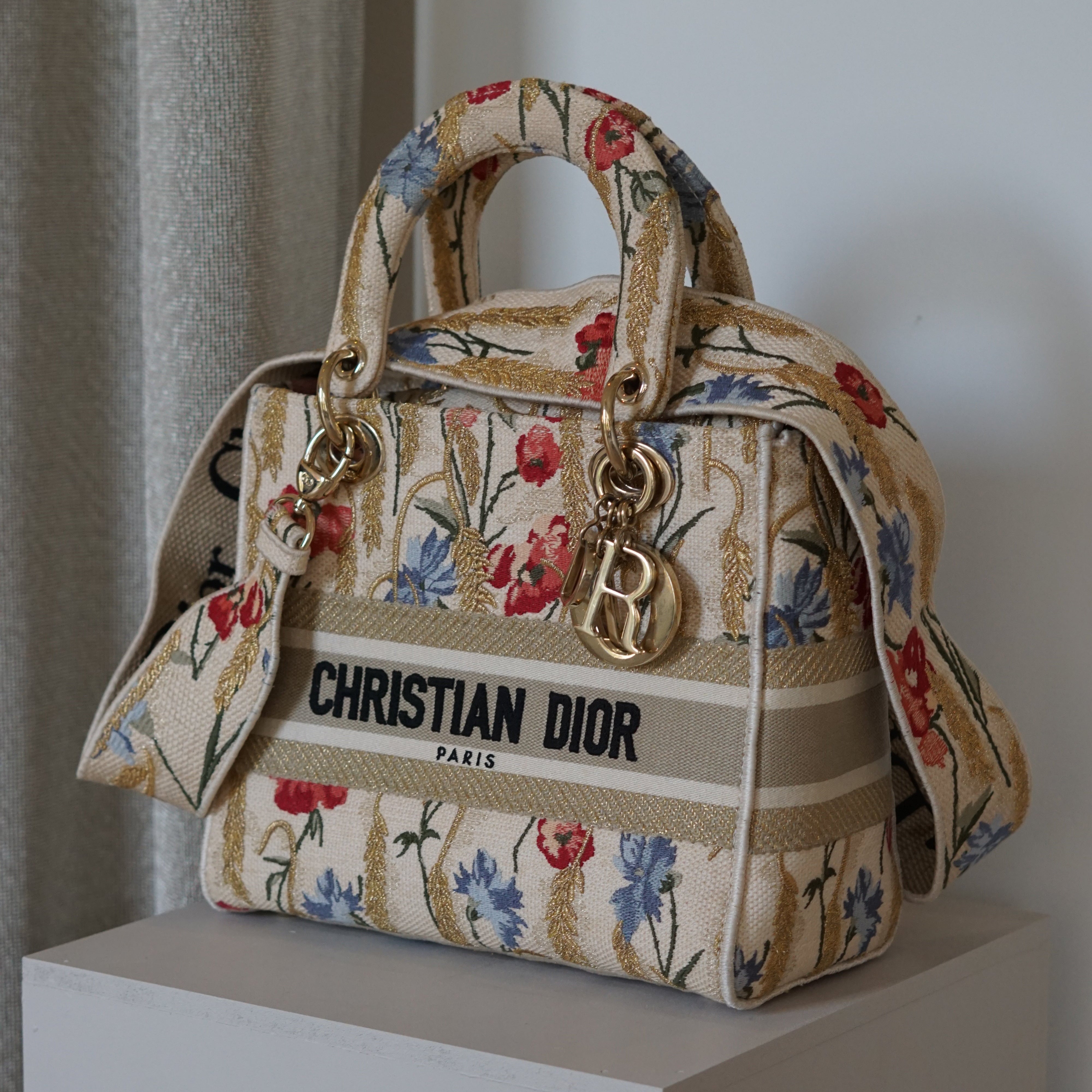 LADY DIOR