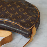 LOUIS VUITTON CROISSANT MM