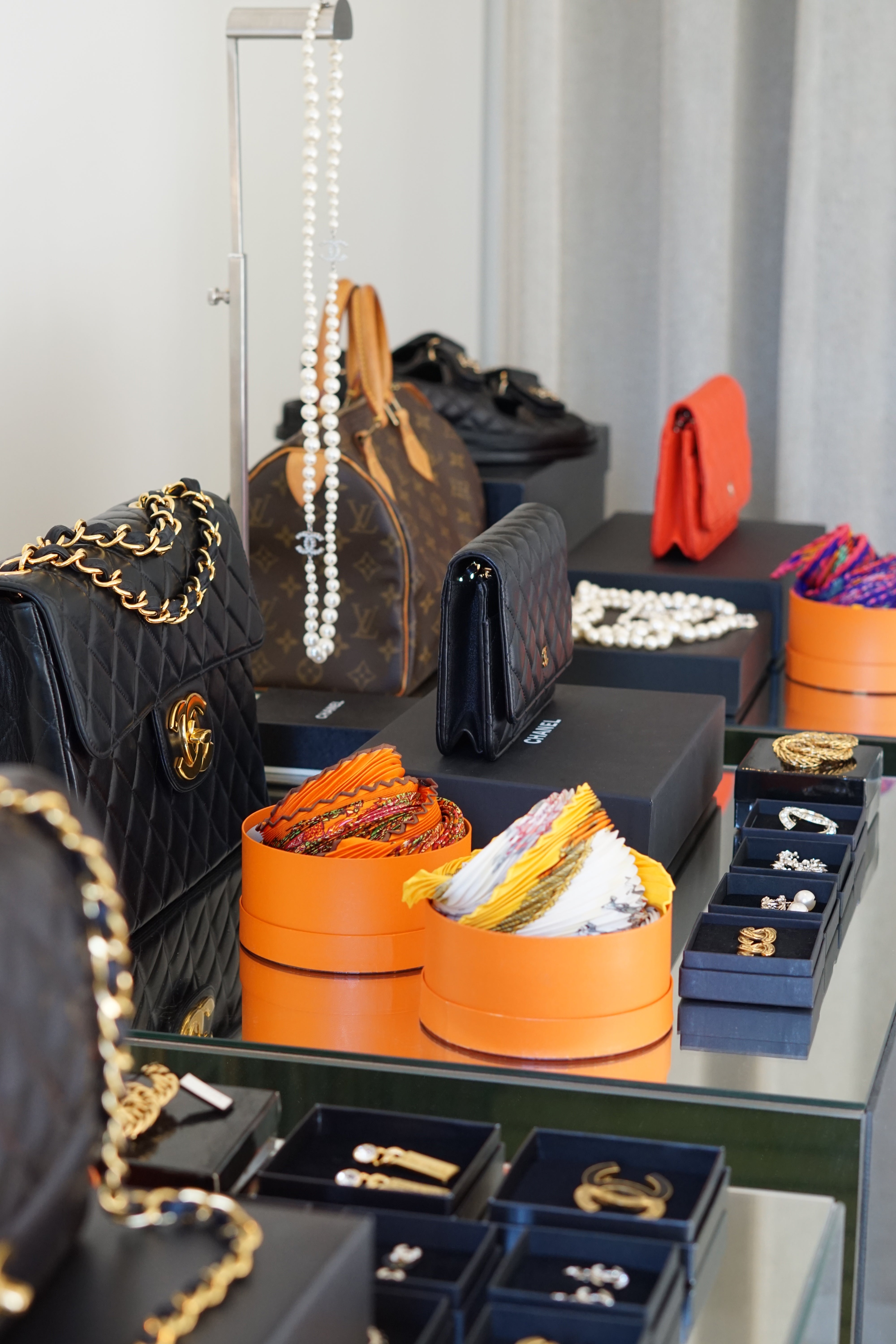 SHOP