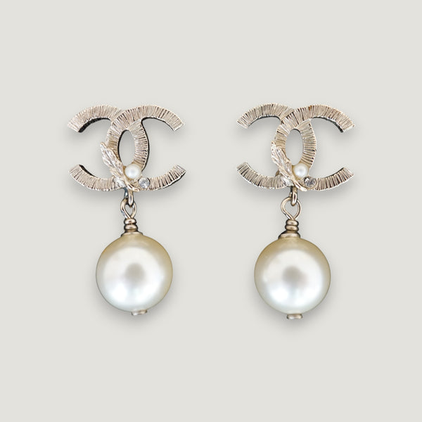 CHANEL EARRINGS | PEARLS – la boutique PARIS