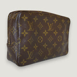 LOUIS VUITTON TROUSSE 23