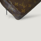 LOUIS VUITTON TROUSSE 23