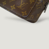 LOUIS VUITTON TROUSSE 23