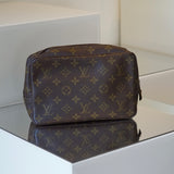LOUIS VUITTON TROUSSE 23