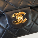 CHANEL CLASSIC MEDIUM BAG