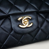 CHANEL CLASSIC MEDIUM BAG