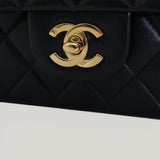 CHANEL CLASSIC MEDIUM BAG