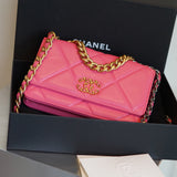 CHANEL WALLET ON CHAIN 19
