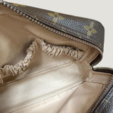 LOUIS VUITTON TROUSSE 23